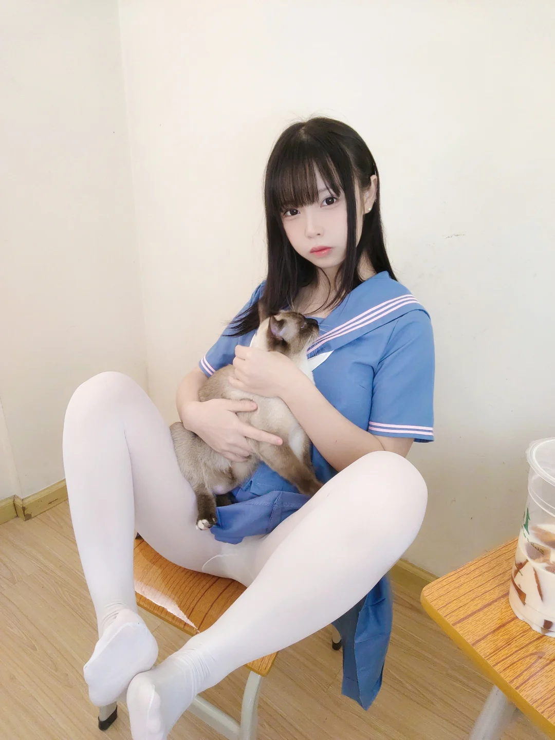 十万珍吱伏特 - 撸猫日记 [102P,1V-305MB] tg@simisebaisi 【丝足阁】073.webp